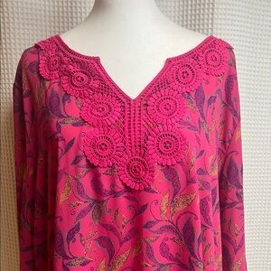 The Pioneer Woman Vibrant Pink and Purple Leaf Top